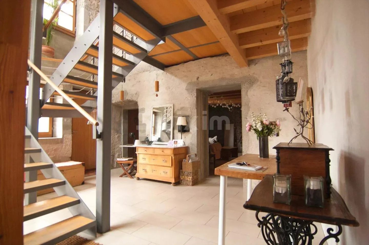 Maison Historique au Coeur du Village - Photo 2 sur 9