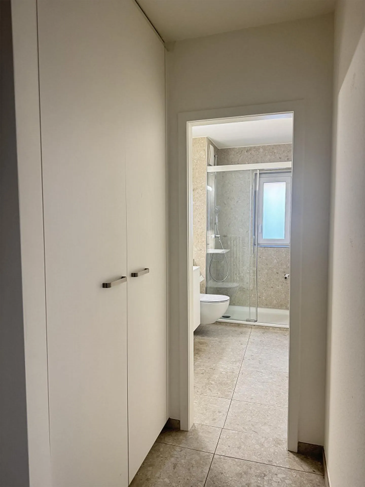 Découvrez un mode de vie moderne dans un emplacement privilégié ! - Photo 3 sur 8