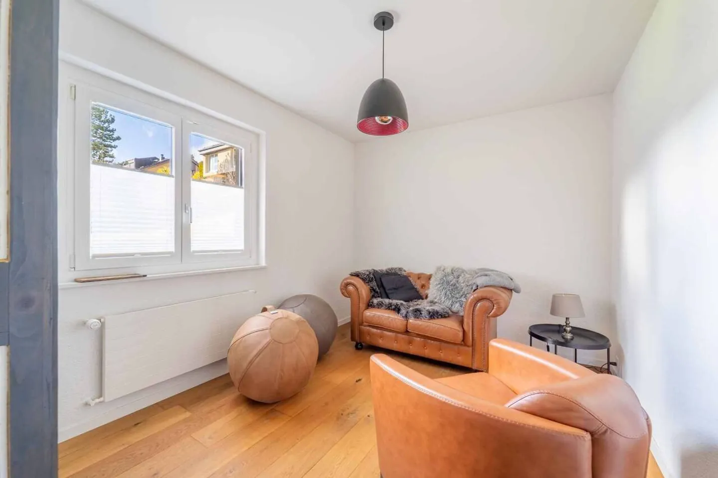 Magnifique villa individuelle avec 7½ pièces, vue dégagée, terrasse et grand jardin verdoyant - Photo 5 sur 13