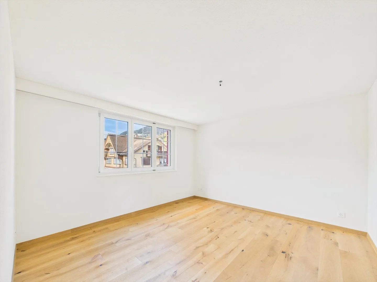 Bright & Charming 3.5-Room Apartment in the Heart of Unterwasser - Photo 5 of 10