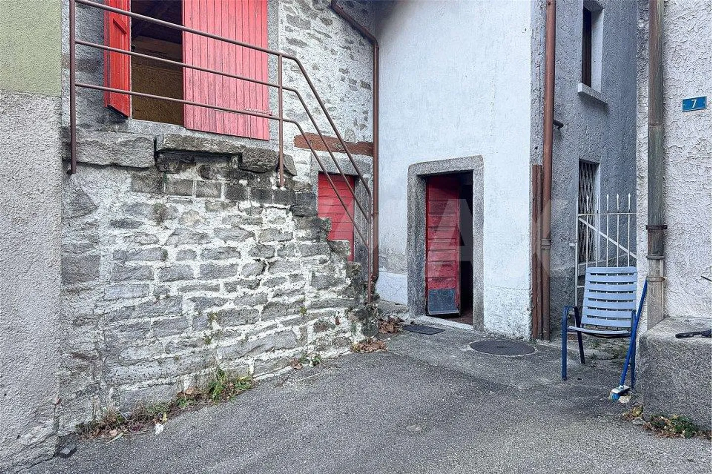 Casa ticinese da ristrutturare - Foto 4 di 12