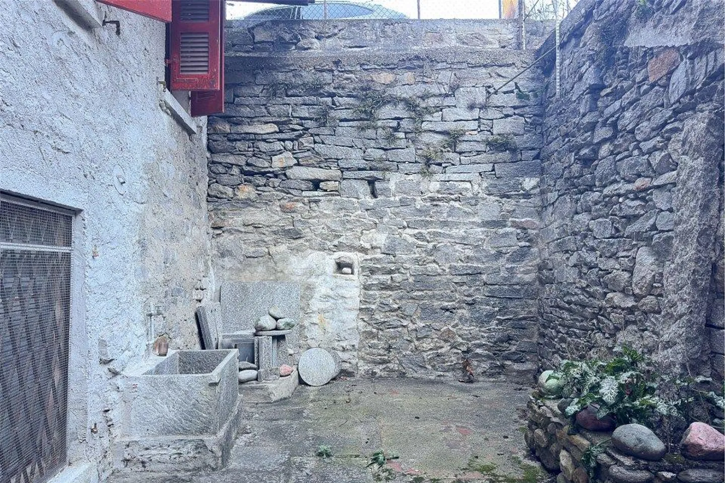 Casa ticinese da ristrutturare - Foto 5 di 12