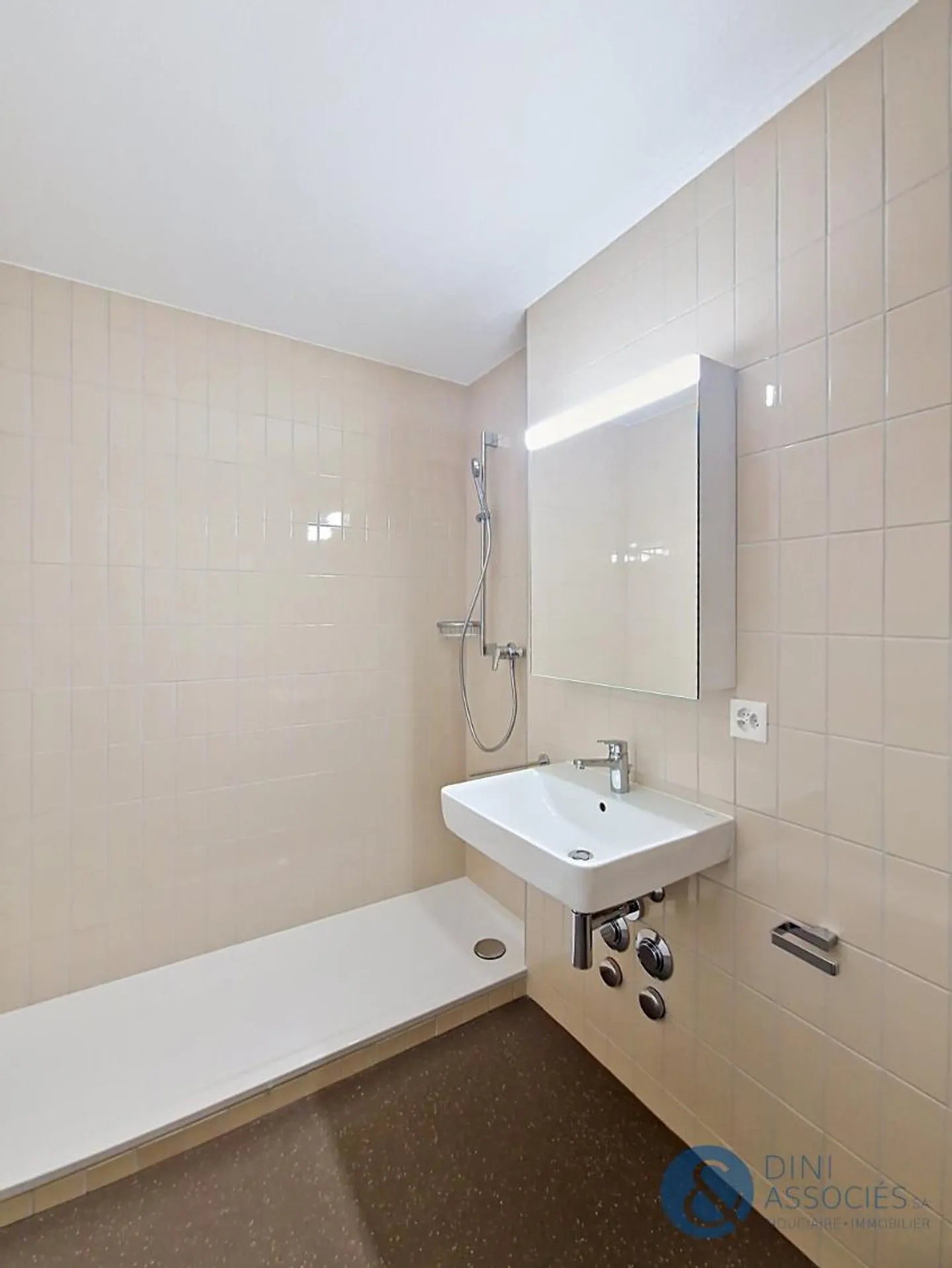Appartamento 2.5 stanze - Foto 6 di 9