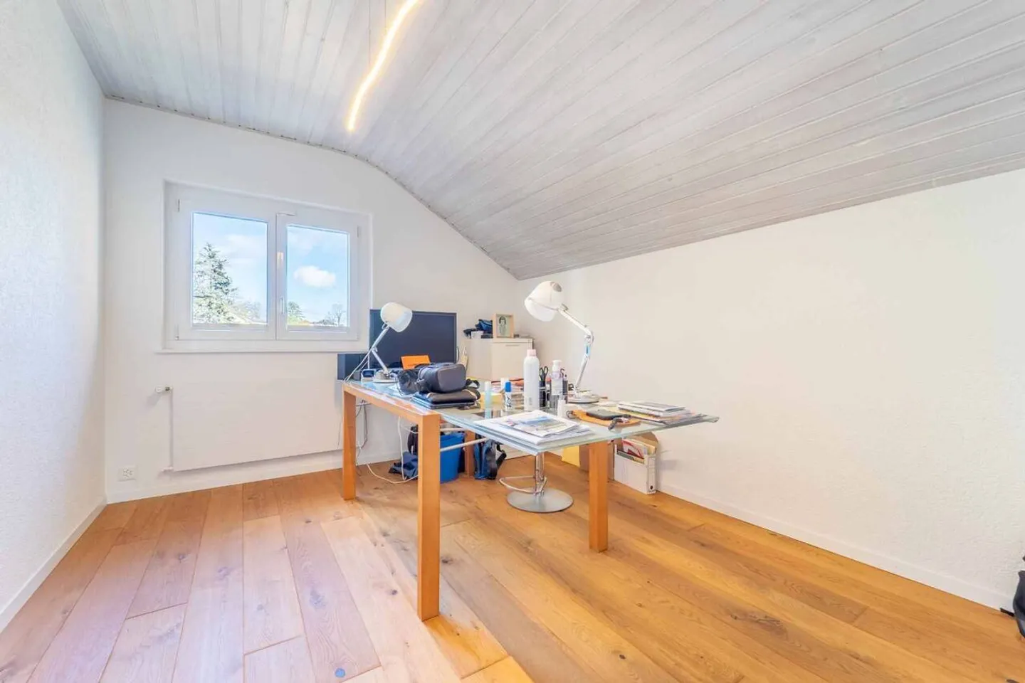 Magnifique villa individuelle avec 7½ pièces, vue dégagée, terrasse et grand jardin verdoyant - Photo 9 sur 13