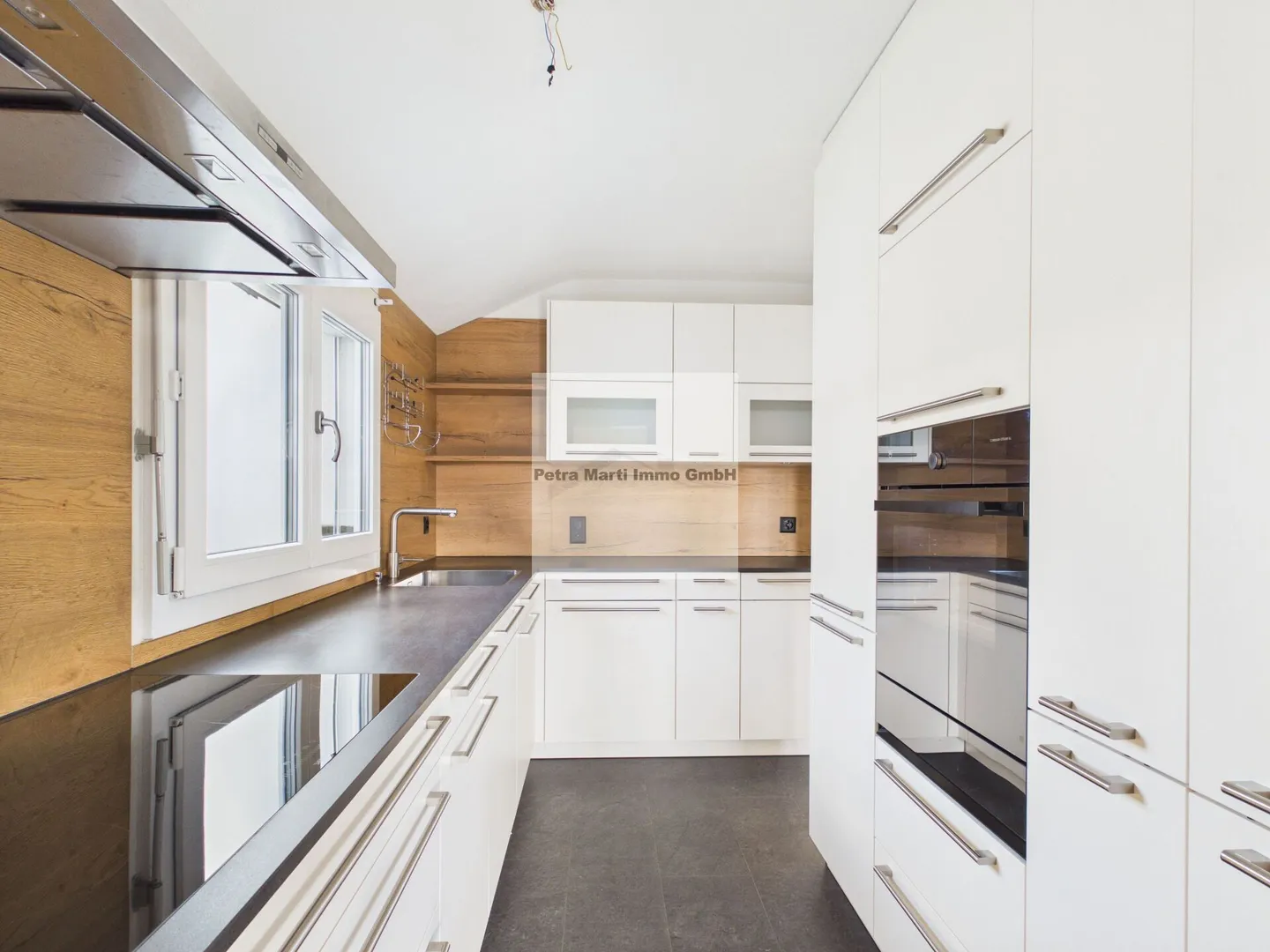 5.5-Room Penthouse Apartment - Photo 1 of 14