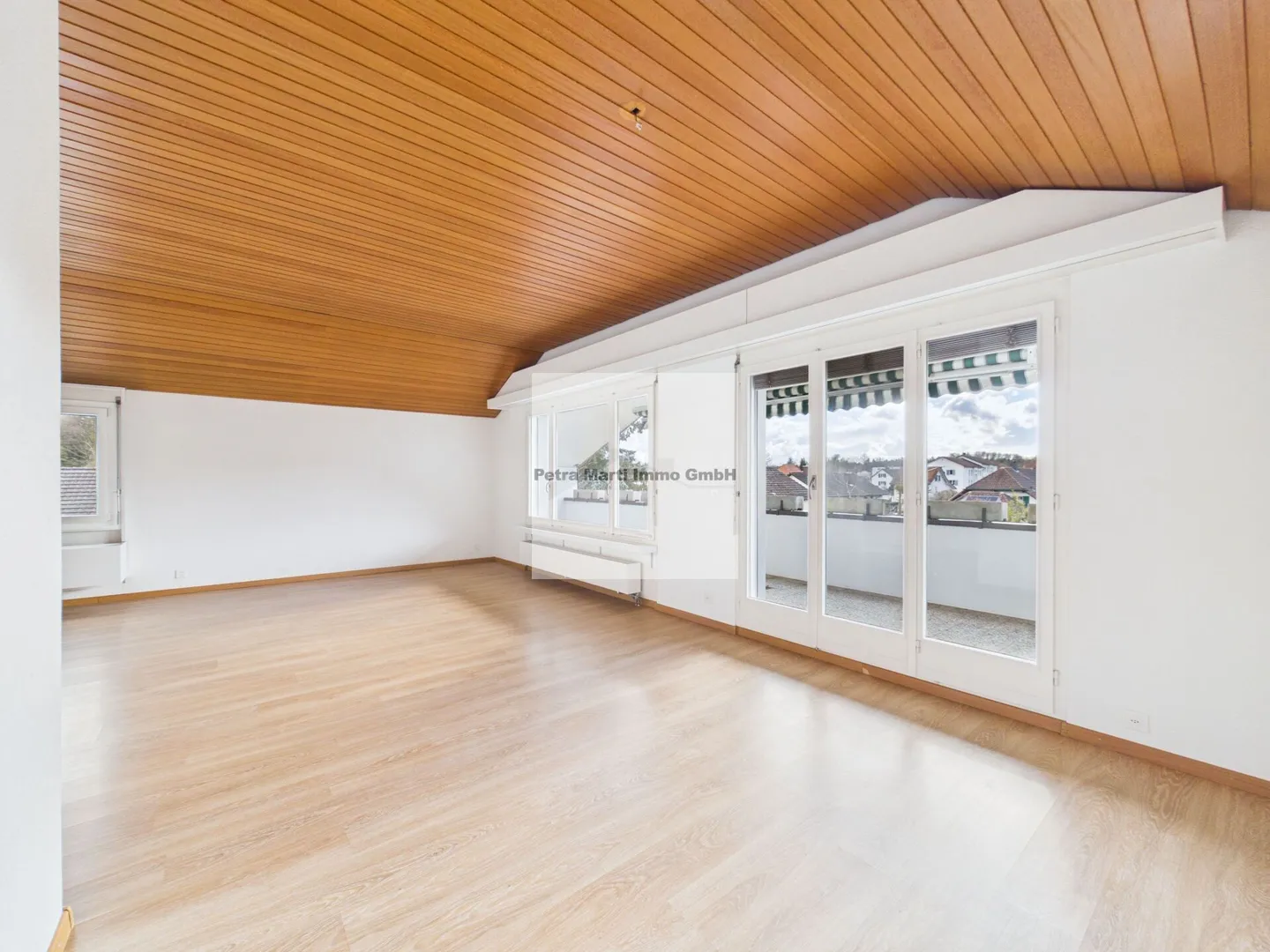 5.5-Room Penthouse Apartment - Photo 5 of 14