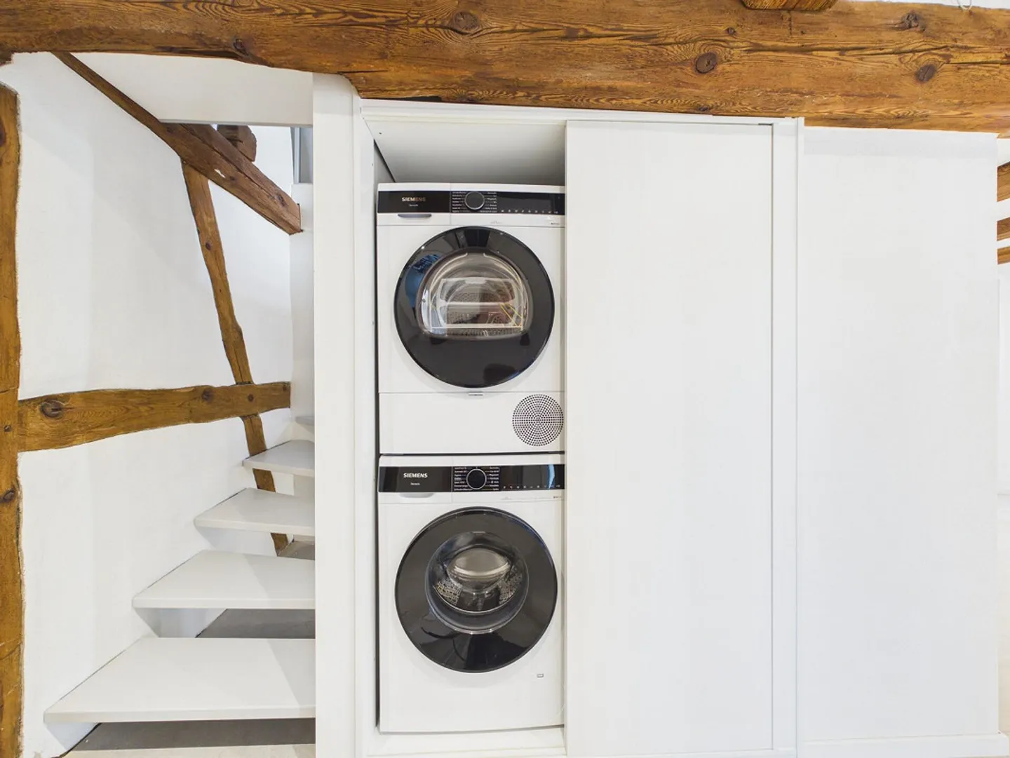 High-quality renovated 4.5-room maisonette apartment with generous R... - Photo 15 of 19