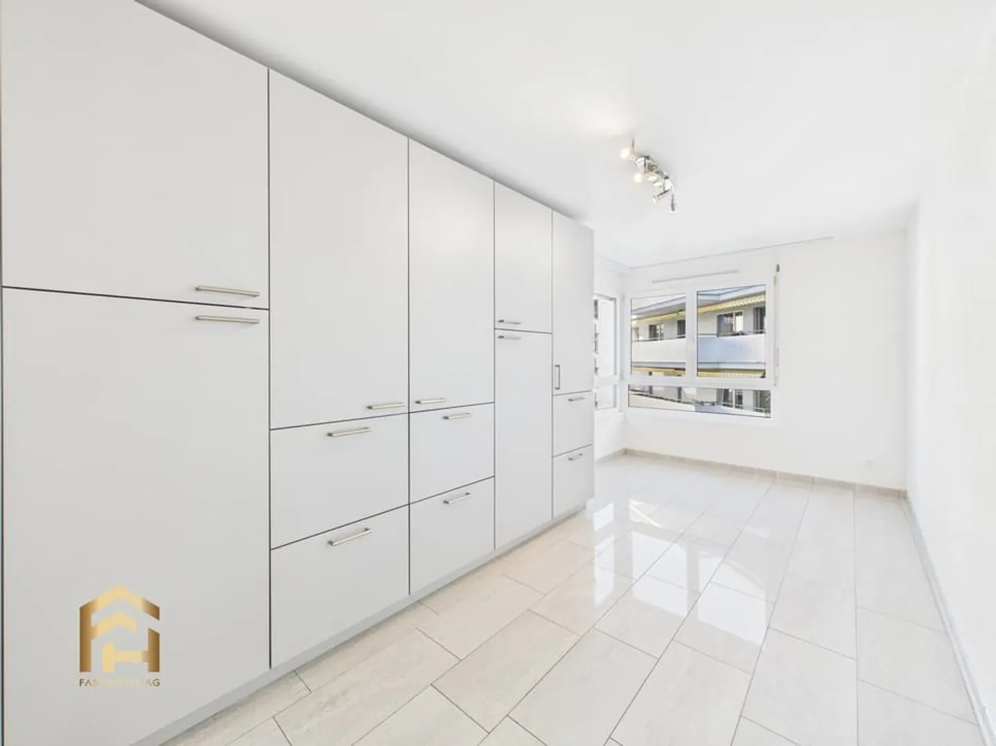 Appartement élégant et lumineux de 5,5 pièces au centre de Brig - Photo 7 sur 13