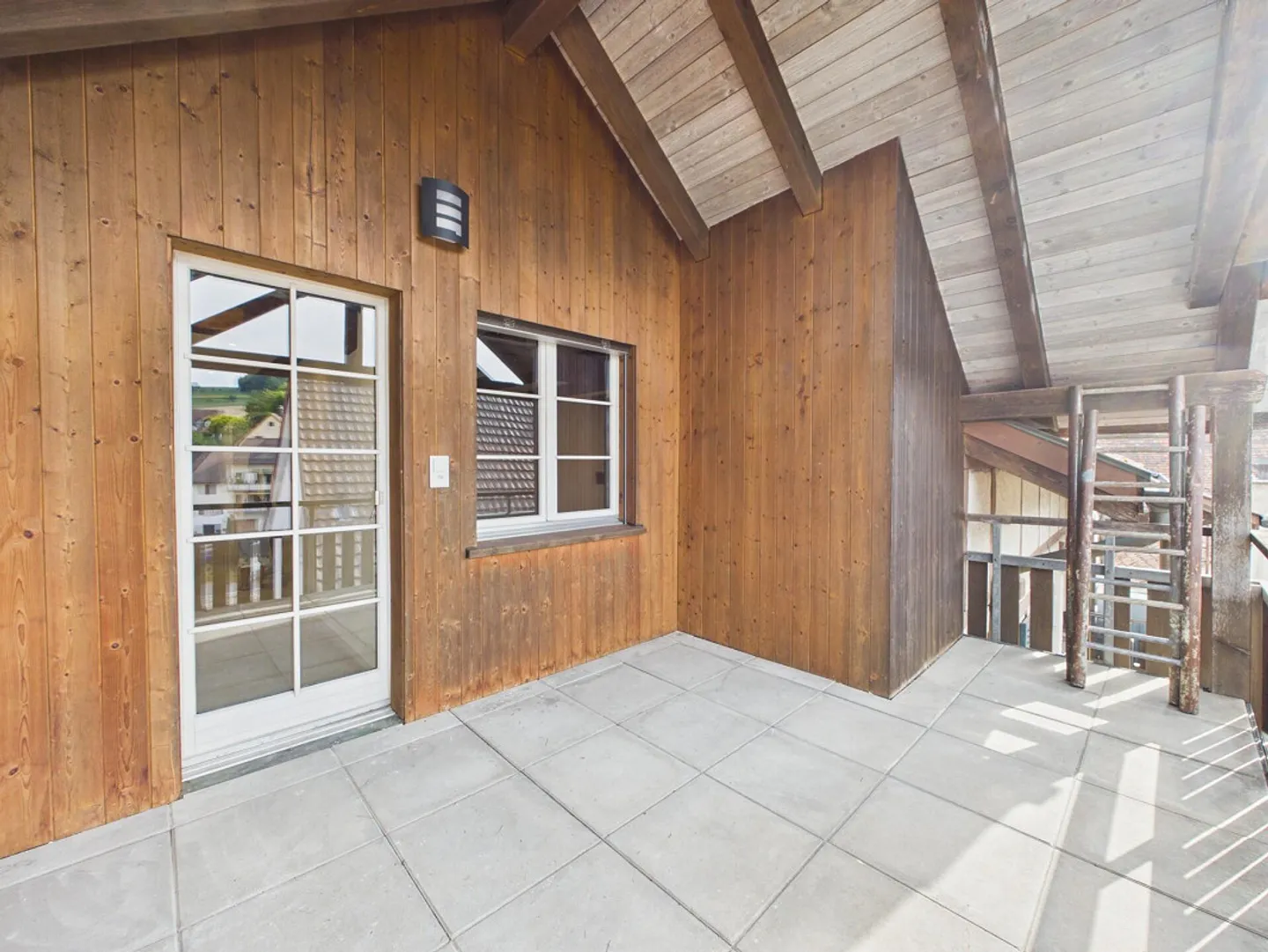 High-quality renovated 4.5-room maisonette apartment with generous R... - Photo 19 of 19