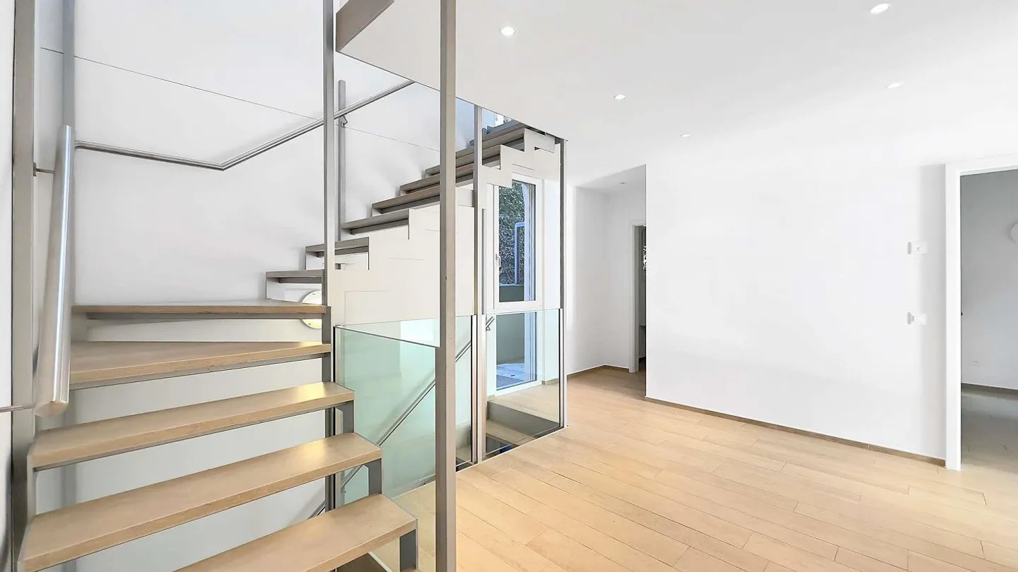 Maison spacieuse dans un emplacement ensoleillé avec une vue imprenable sur le lac - Photo 9 sur 12