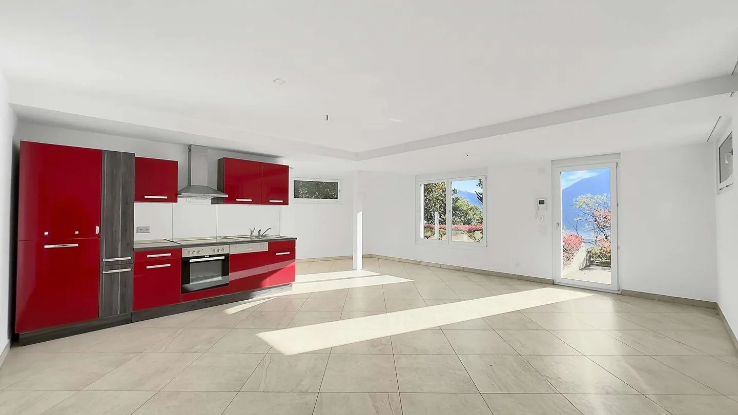 Maison spacieuse dans un emplacement ensoleillé avec une vue imprenable sur le lac - Photo 10 sur 12