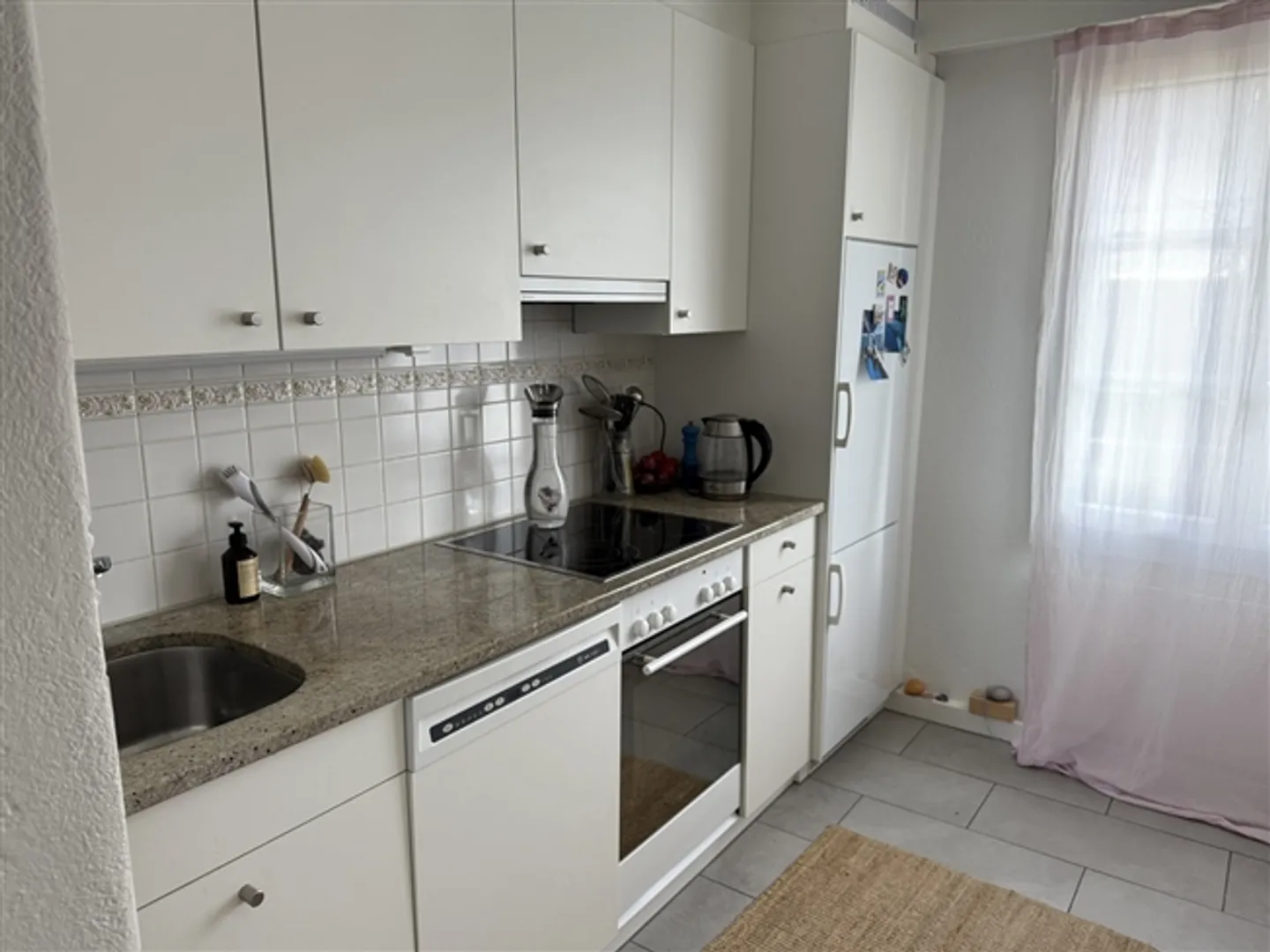 «3½ ZI-WOHNUNG IN ZUG, MÖBLIERT, TEMPORÄR» - Foto 3 von 10