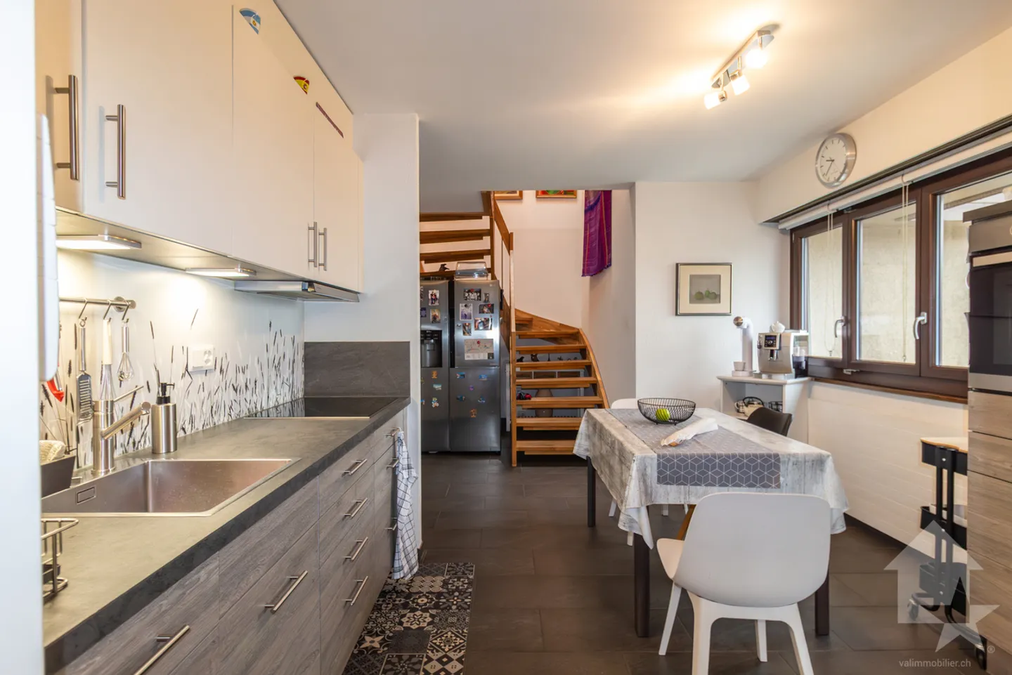 Charming 5.5-room duplex penthouse fully renovated with taste - Photo 13 of 21