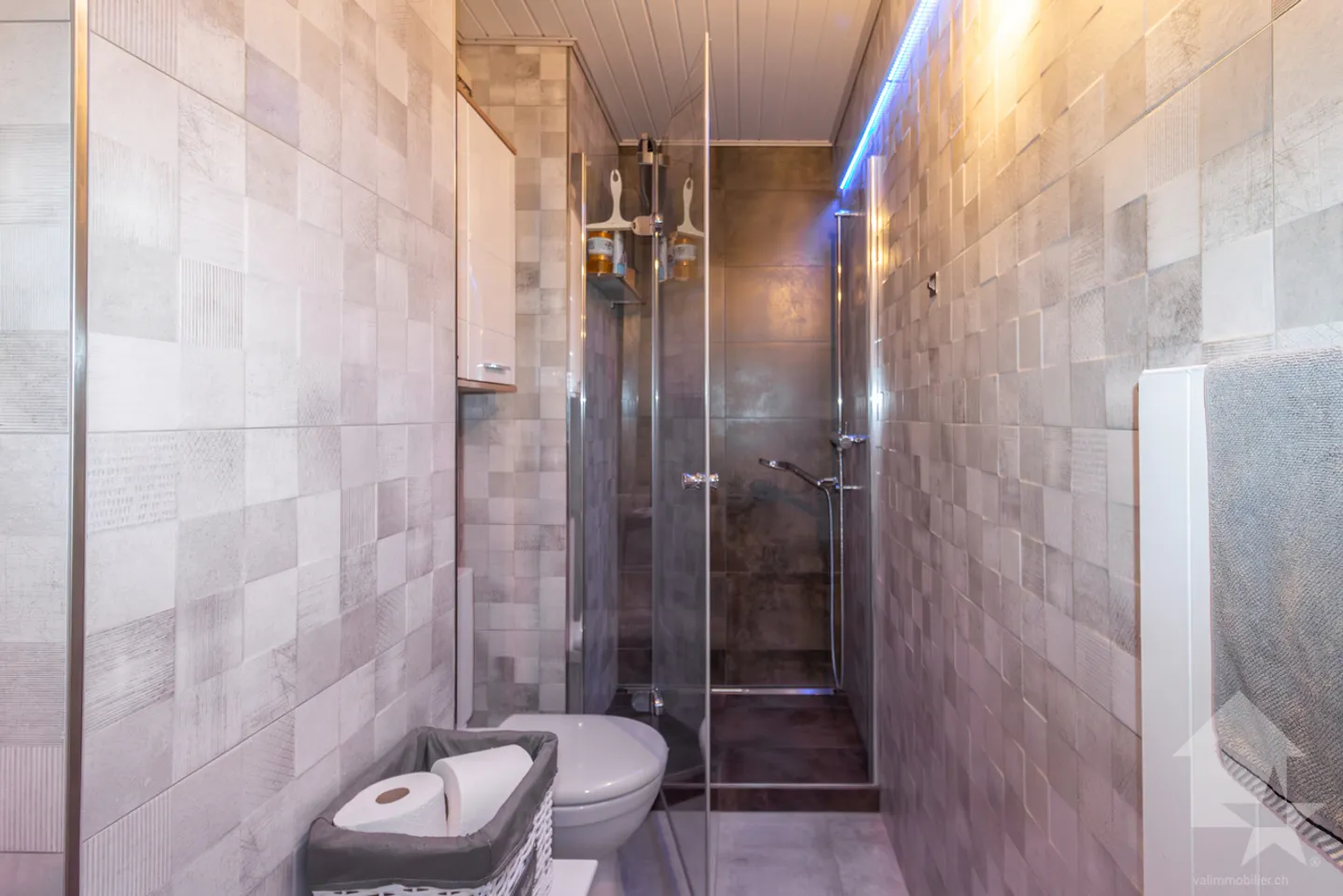 Charming 5.5-room duplex penthouse fully renovated with taste - Photo 18 of 21