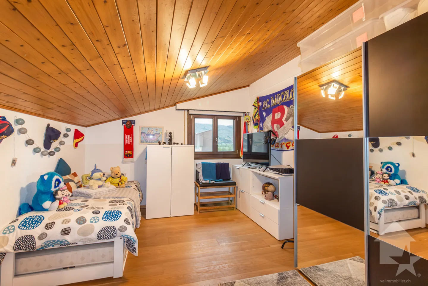 Charming 5.5-room duplex penthouse fully renovated with taste - Photo 20 of 21