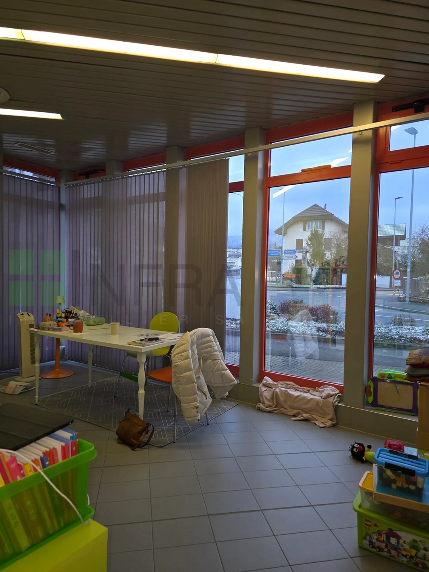 Spazio commerciale di 60 m2 - Foto 1 di 7