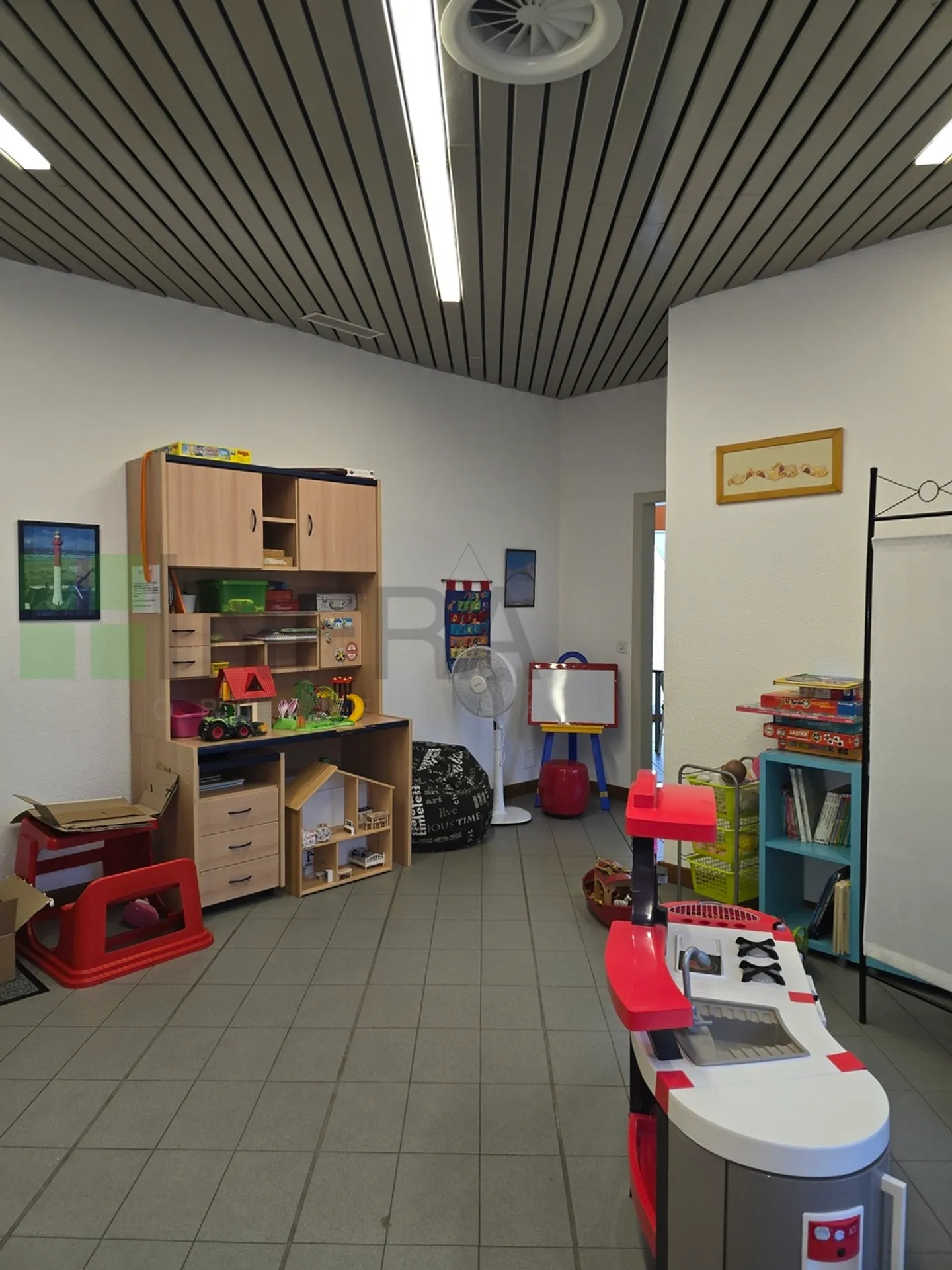 Spazio commerciale di 60 m2 - Foto 2 di 7