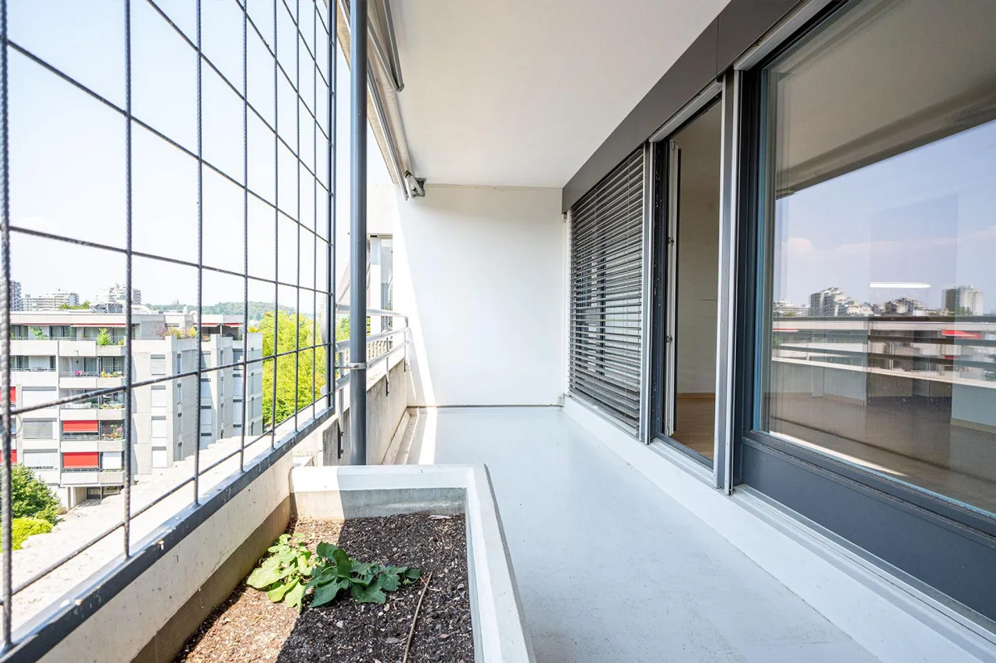 Bright Apartment with Scenic Views - Photo 3 of 13