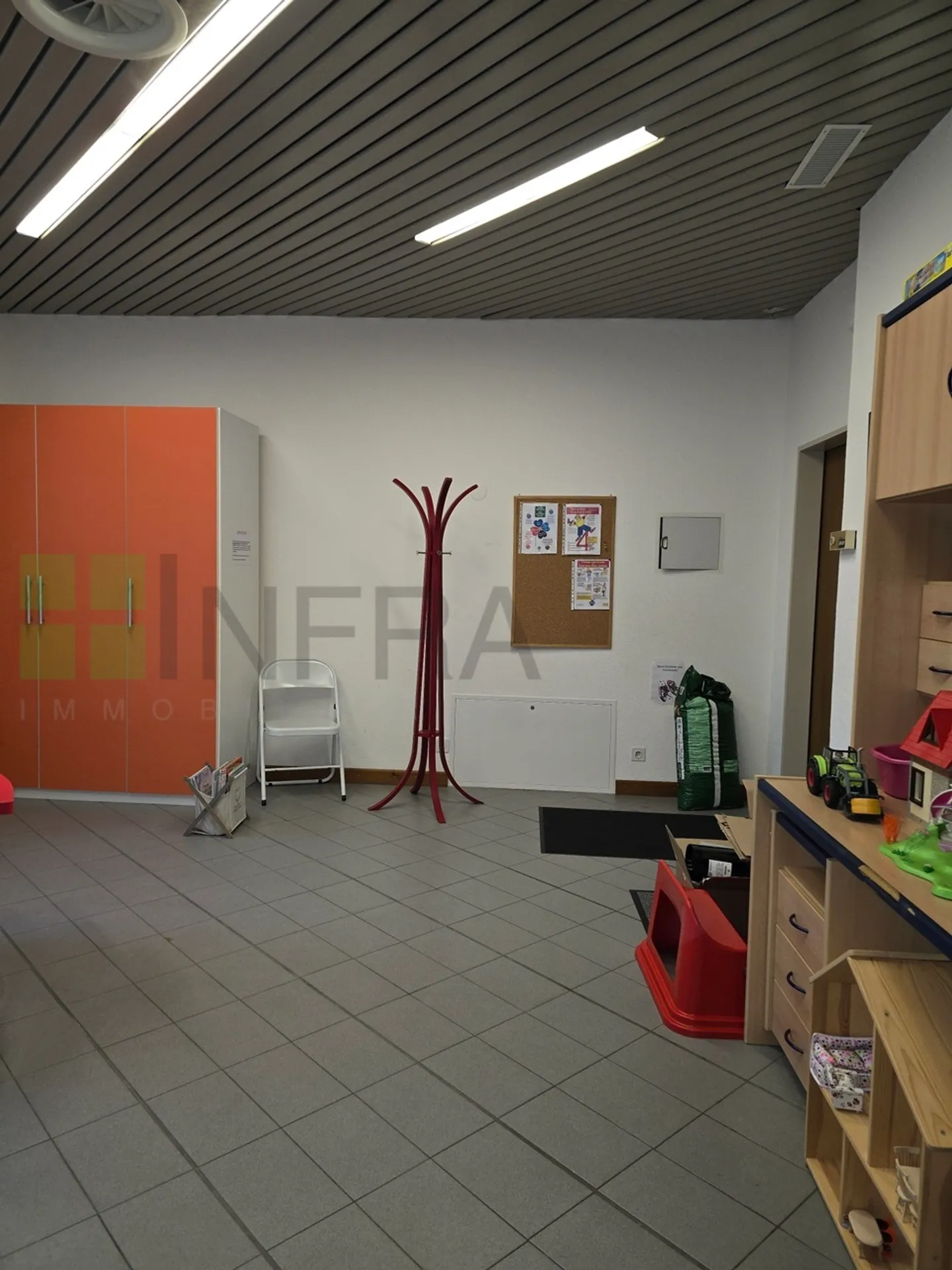 Spazio commerciale di 60 m2 - Foto 3 di 7