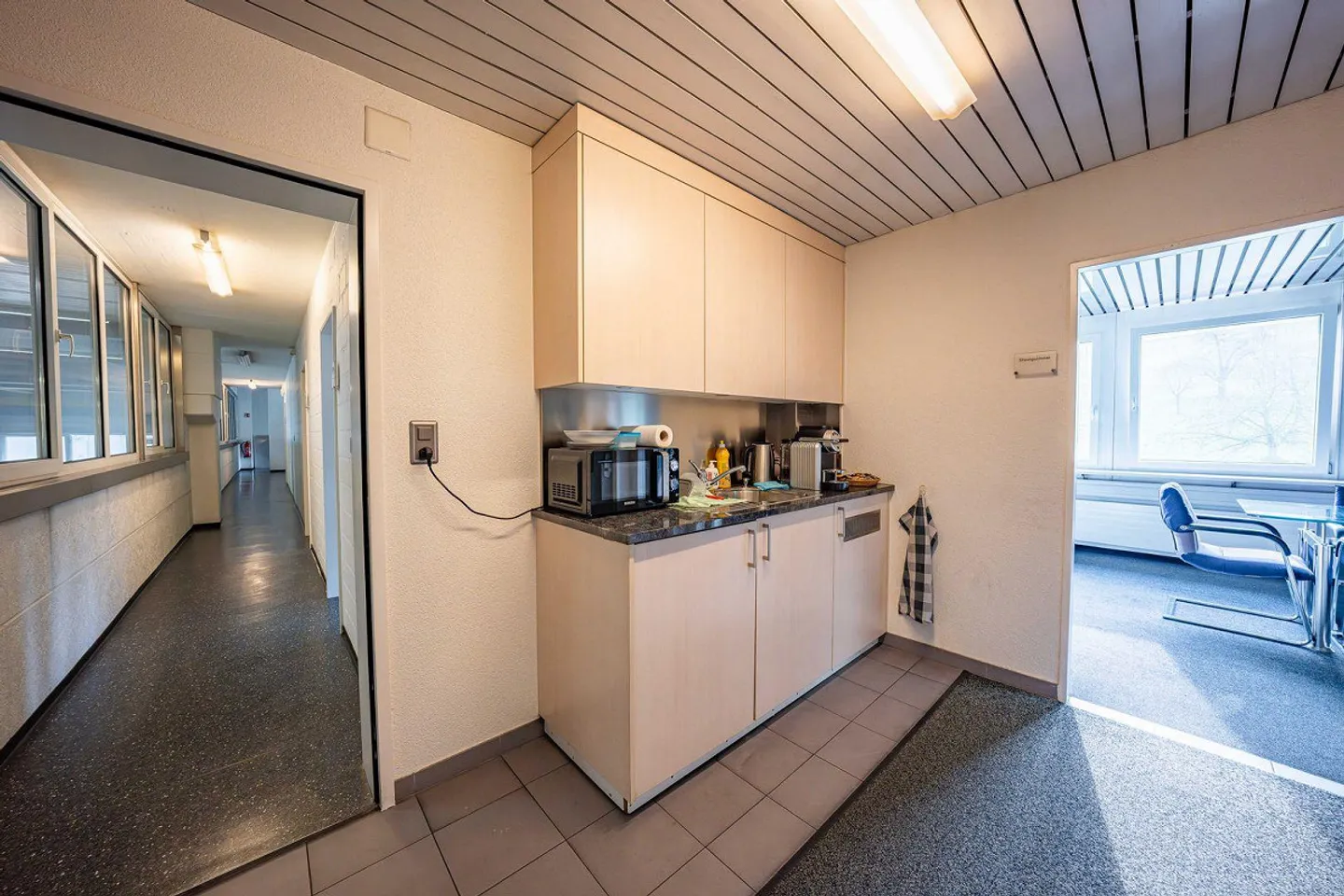 Proprietà commerciale e di produzione con sezione uffici - Foto 7 di 13