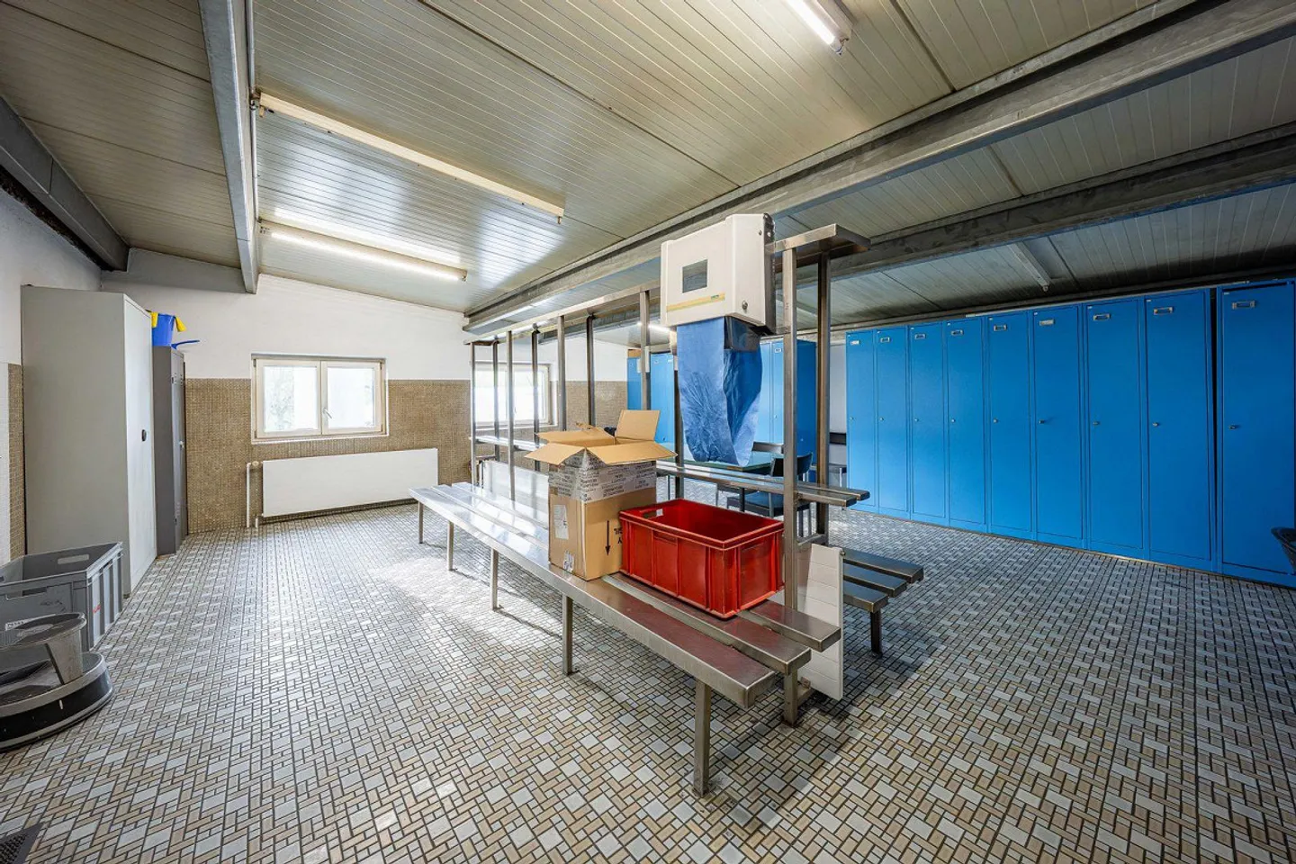 Proprietà commerciale e di produzione con sezione uffici - Foto 8 di 13