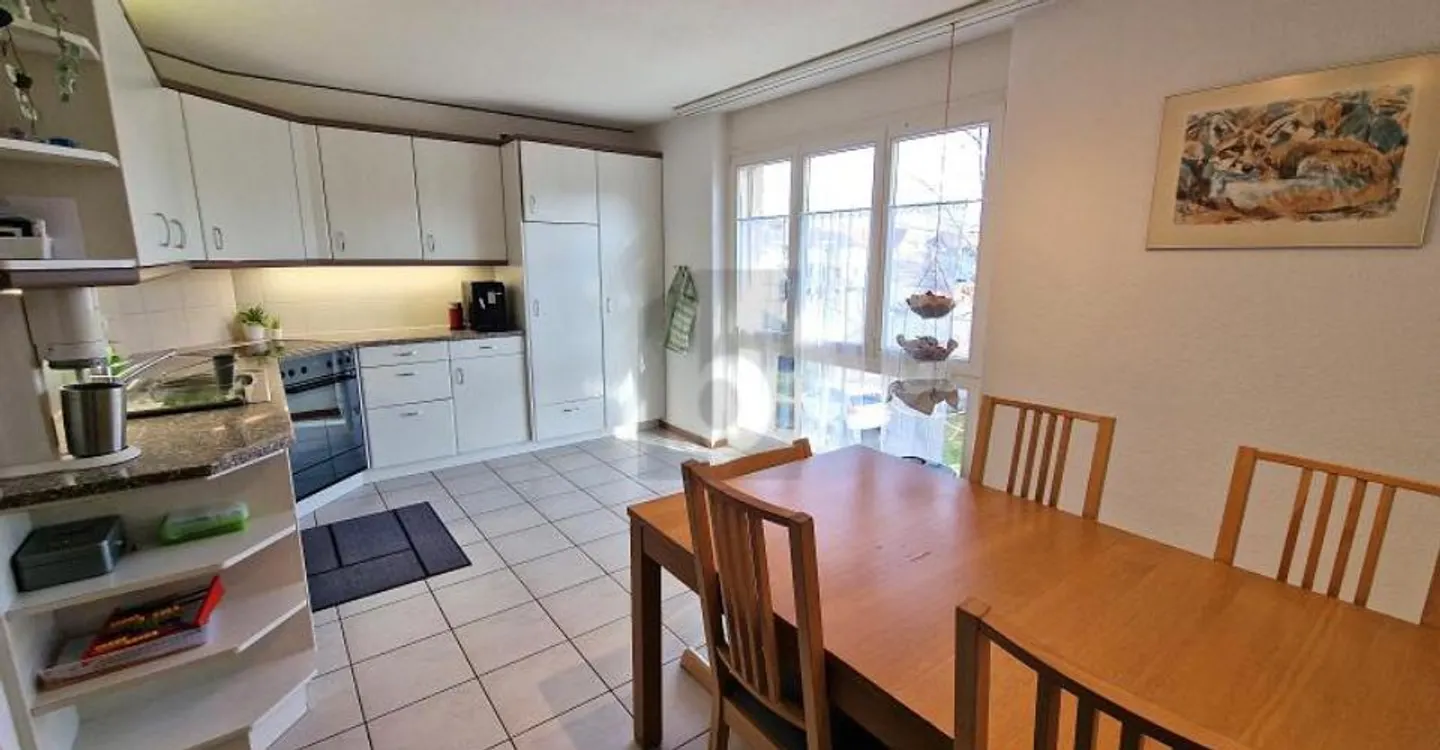 Spacious Family Apartment - Photo 4 of 6