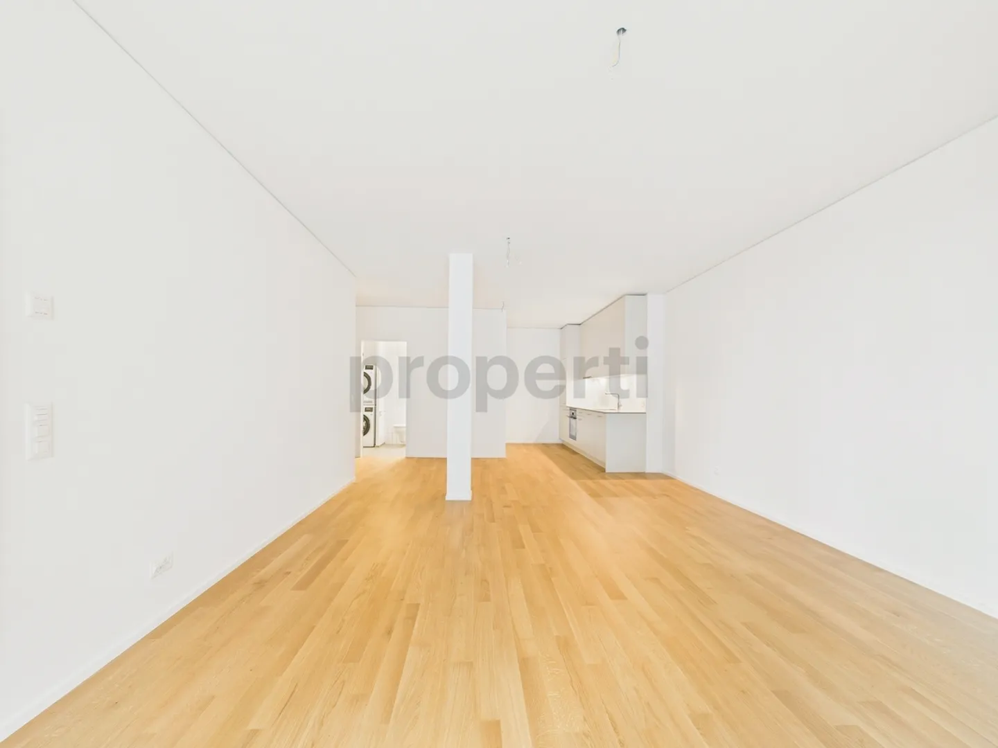 Modern 2.5-room apartment with balcony, Basel - Photo 2 of 13