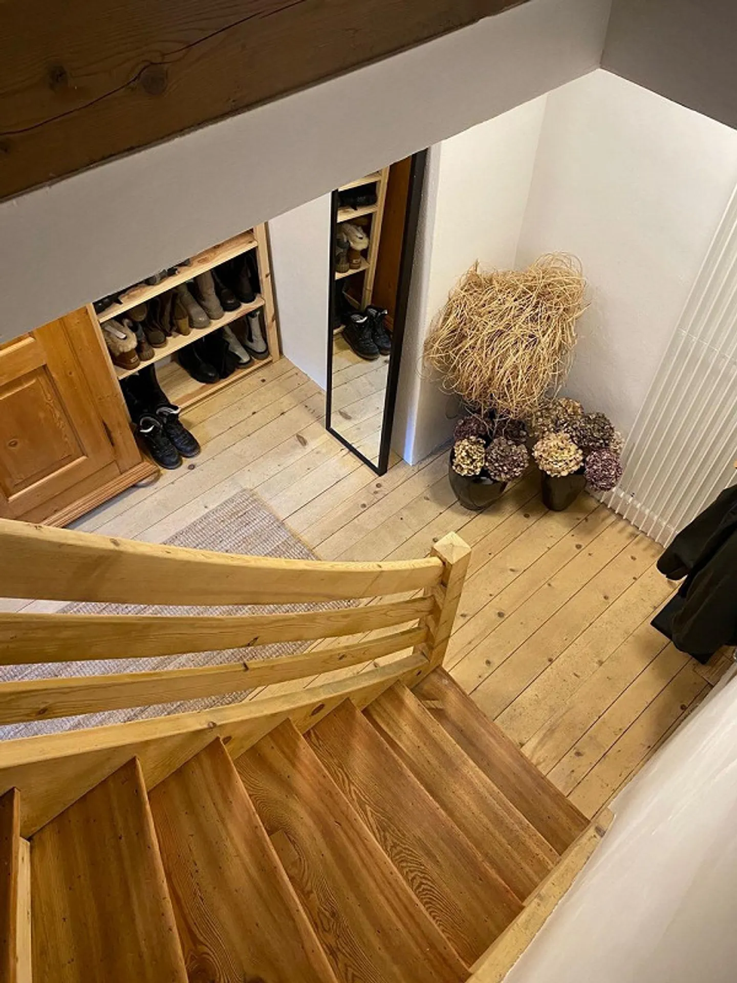 Appartement rénové ensoleillé de 2,5 pièces à Scharans - Photo 5 sur 14