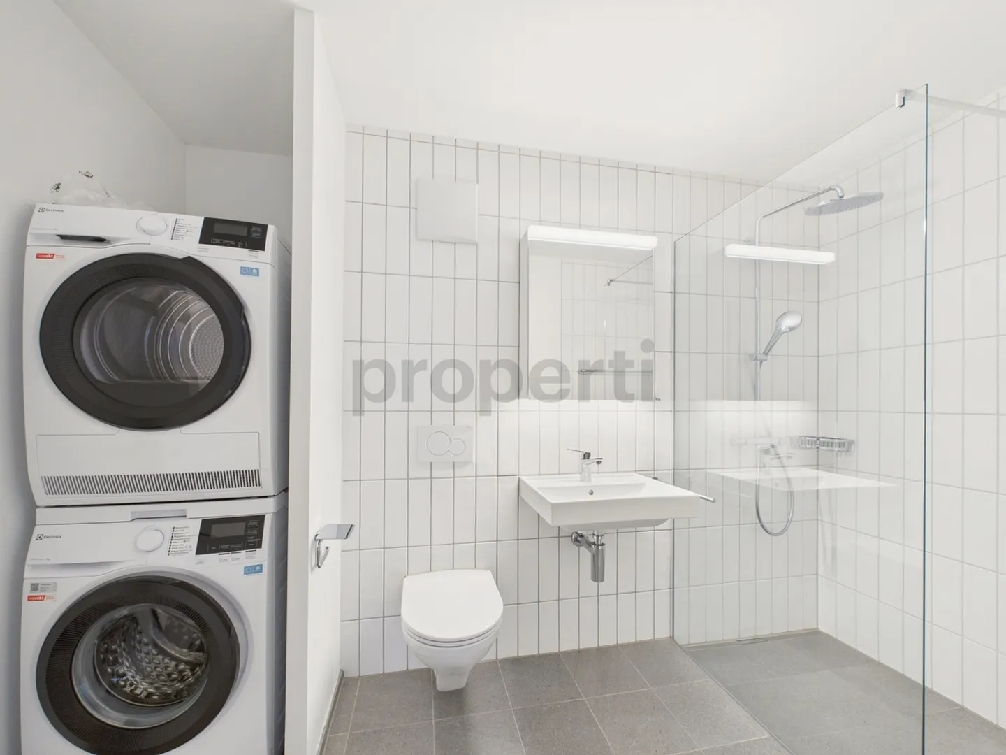 Modern 2.5-room apartment with balcony, Basel - Photo 10 of 13