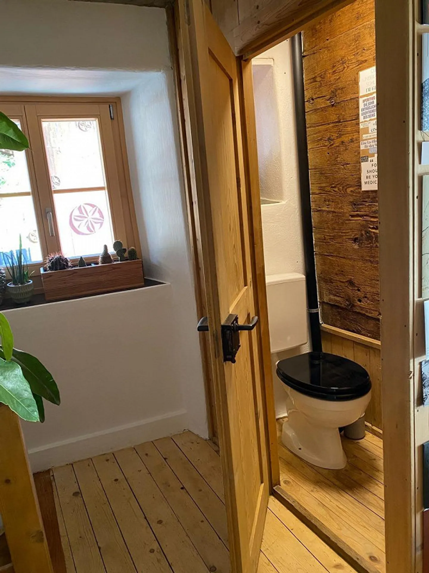 Appartement rénové ensoleillé de 2,5 pièces à Scharans - Photo 6 sur 14