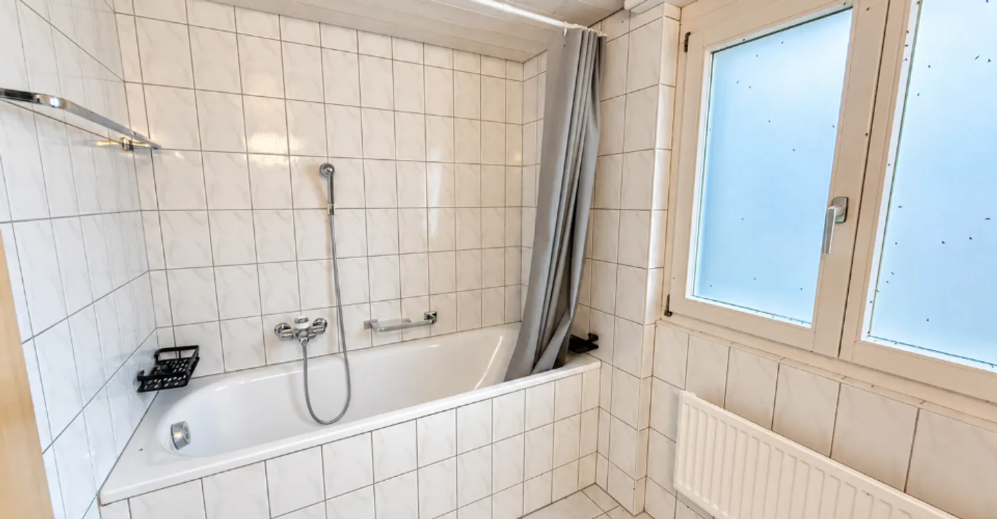 Zu vermieten in Glovelier   Wunderschöne Duplex-Wohnung mit 4,5 Zimmern und Balkon - Foto 4 von 9