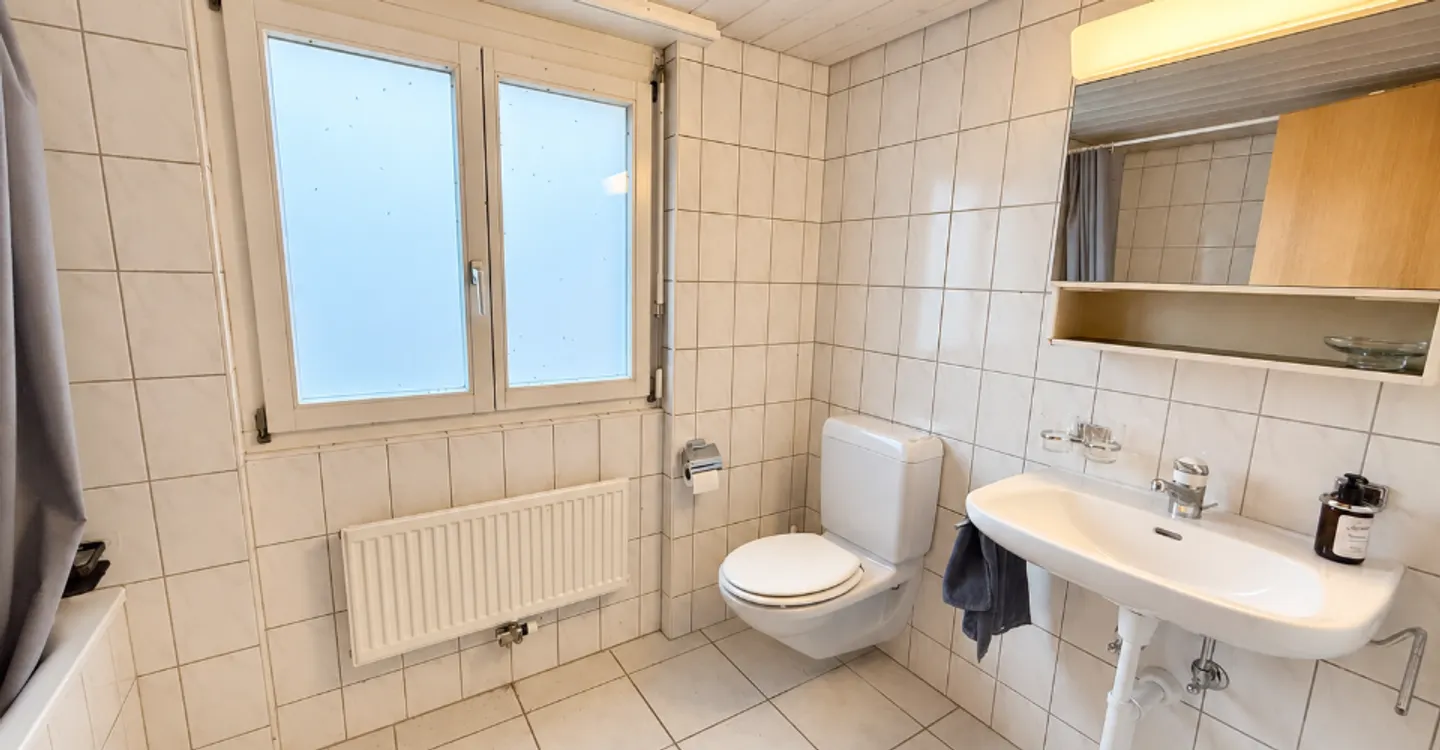 Zu vermieten in Glovelier   Wunderschöne Duplex-Wohnung mit 4,5 Zimmern und Balkon - Foto 5 von 9