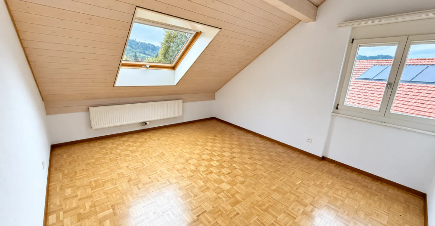 Zu vermieten in Glovelier   Wunderschöne Duplex-Wohnung mit 4,5 Zimmern und Balkon - Foto 6 von 9