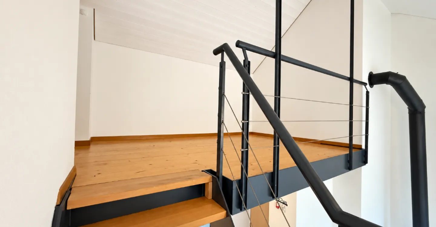 Zu vermieten in Glovelier   Wunderschöne Duplex-Wohnung mit 4,5 Zimmern und Balkon - Foto 8 von 9