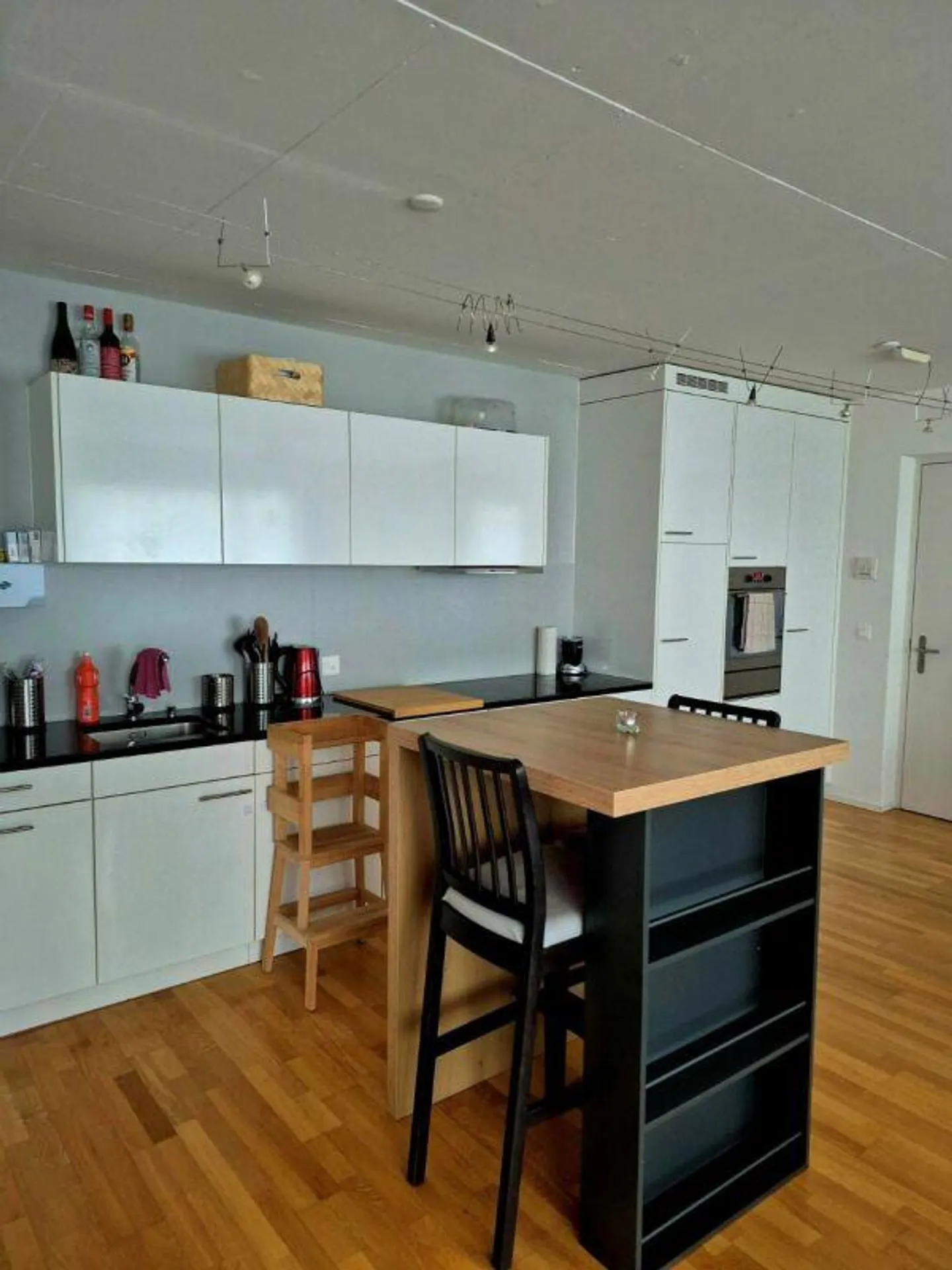 Ampio appartamento loft moderno - Foto 3 di 10