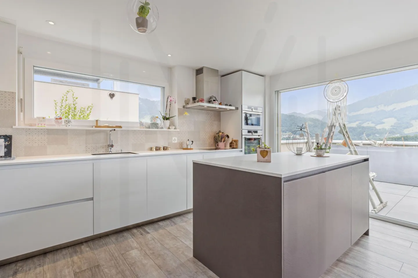 Appartement Splendide avec Terrasse - Photo 2 sur 15