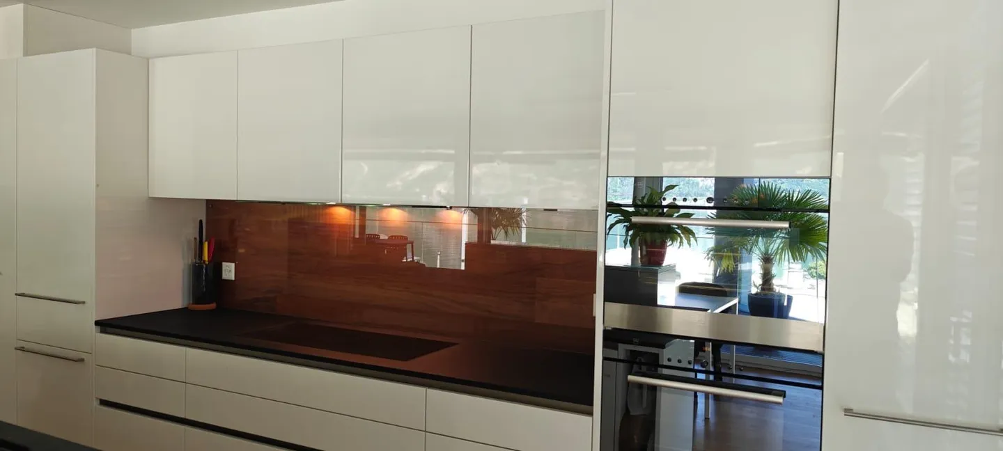 Appartamento esclusivo di 4,5 locali con vista lago a Flüelen - Foto 2 di 19