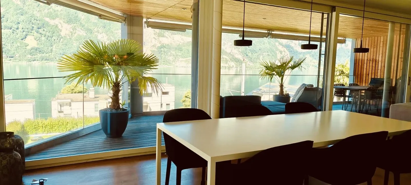 Appartamento esclusivo di 4,5 locali con vista lago a Flüelen - Foto 1 di 19