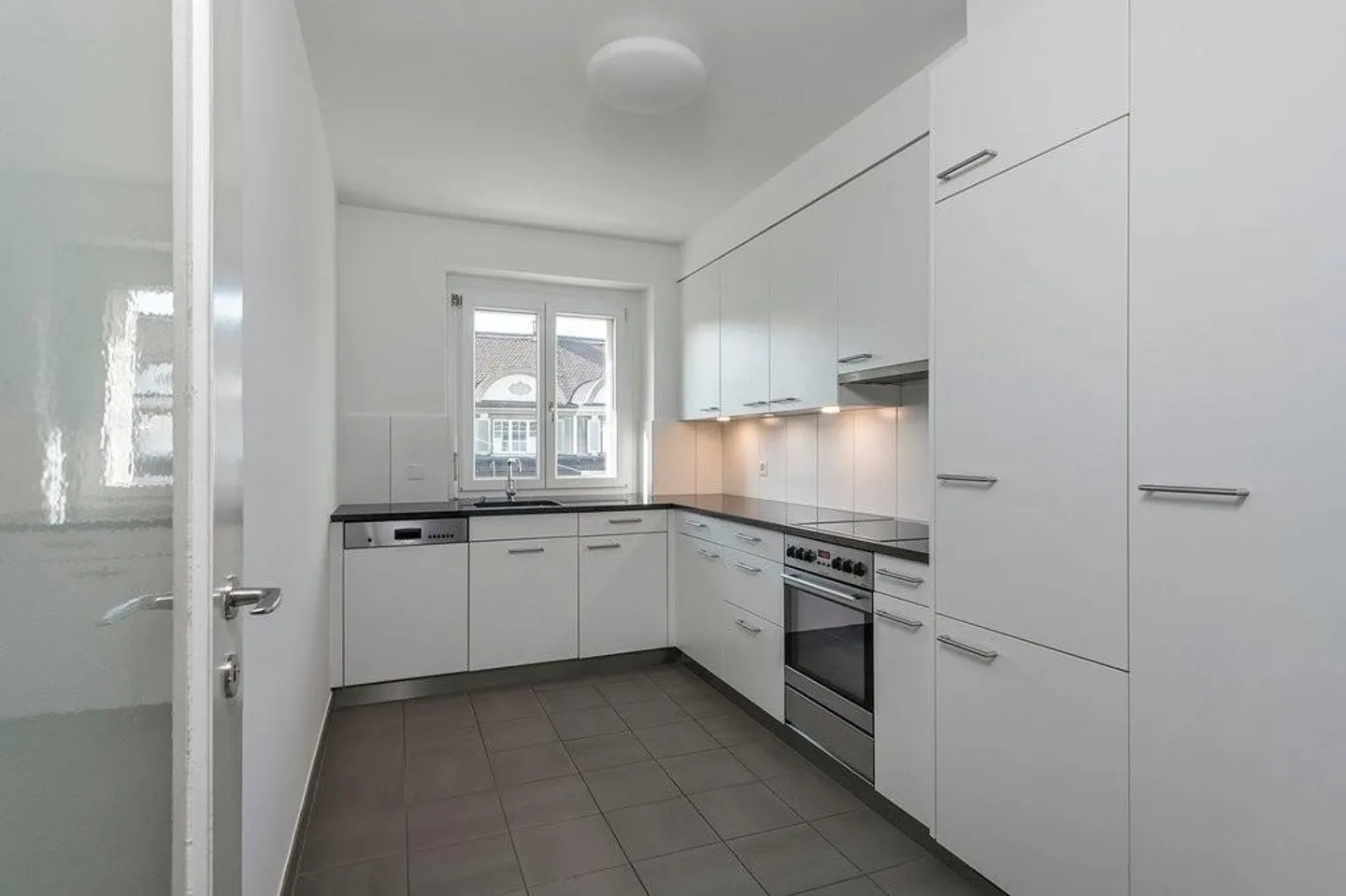 Here your dream home could come true - Photo 2 of 6
