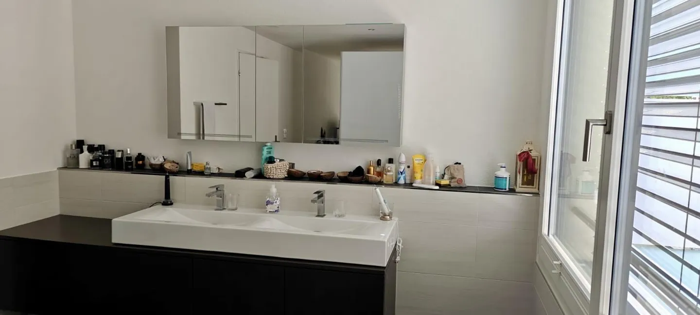 Appartamento esclusivo di 4,5 locali con vista lago a Flüelen - Foto 13 di 19
