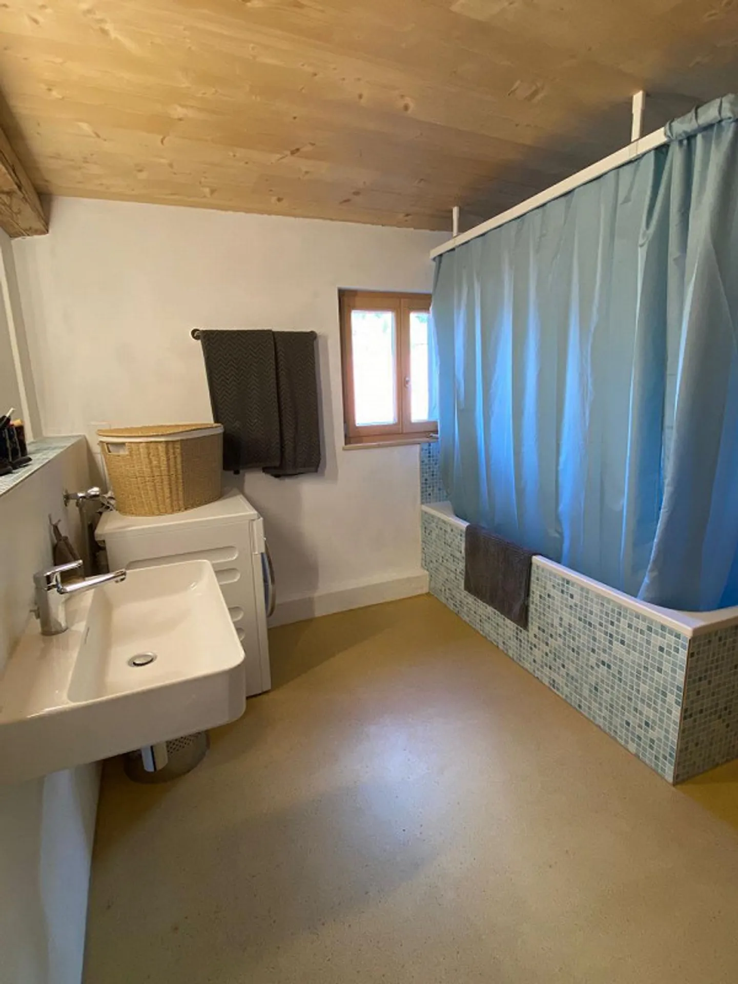 Appartement rénové ensoleillé de 2,5 pièces à Scharans - Photo 14 sur 14