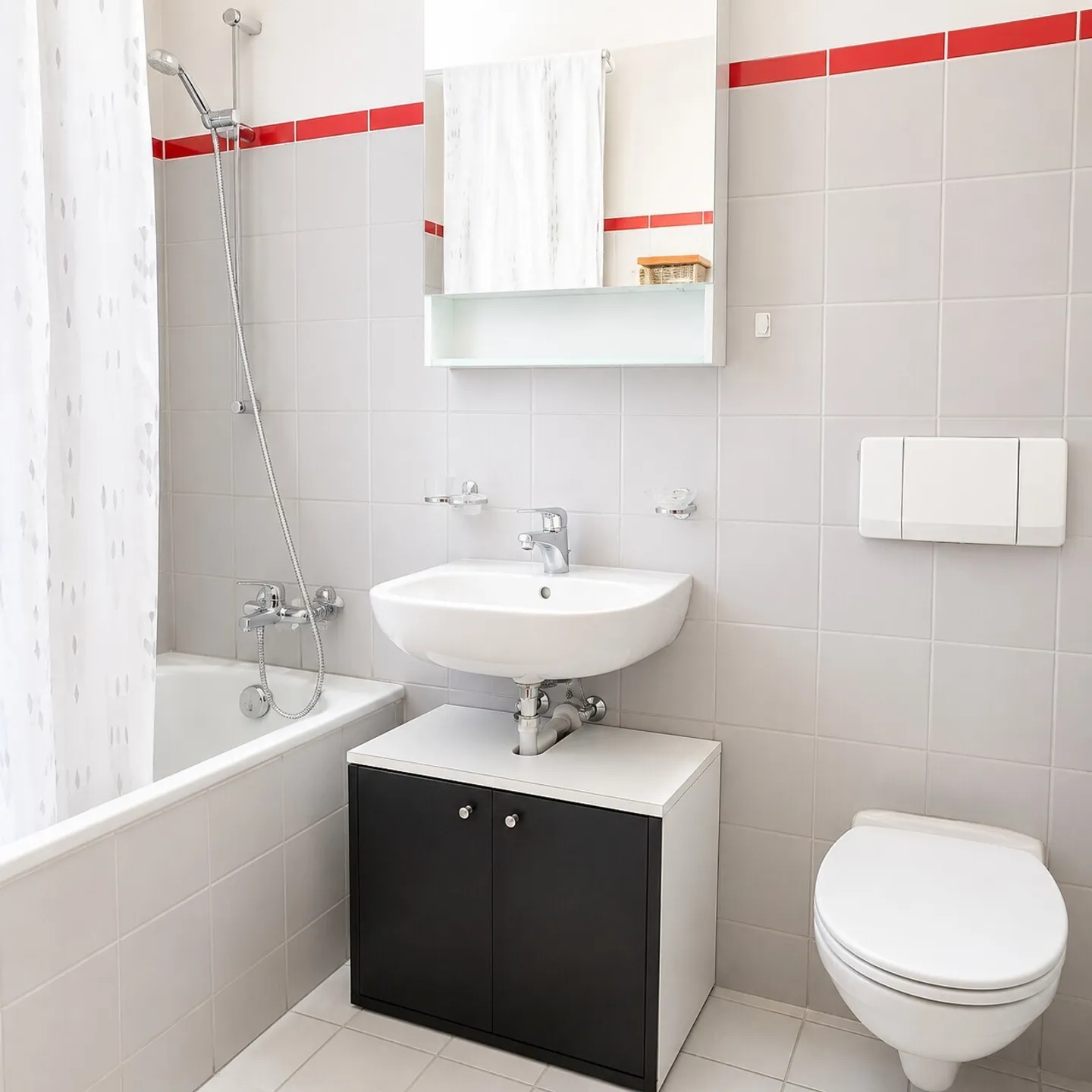 Ideal location, close to shops and public transport - Photo 4 of 5
