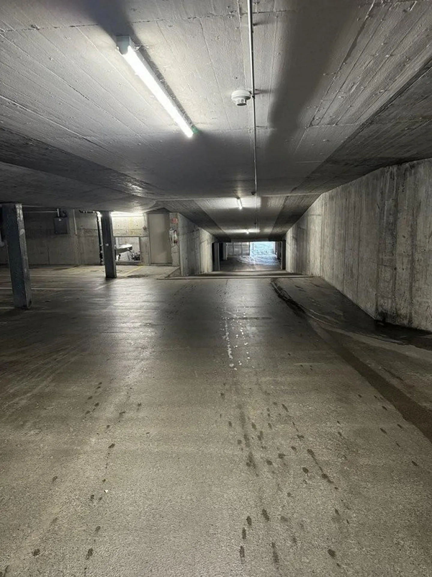 Einstellplatz in Schliern zu vermieten - Foto 1 von 1