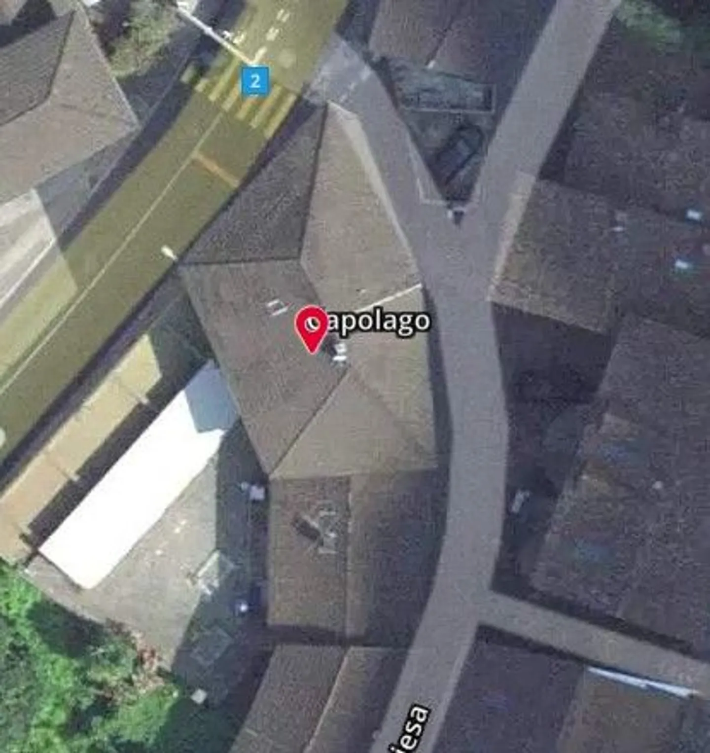 Charming Apartment with Balcony - Photo 3 of 13