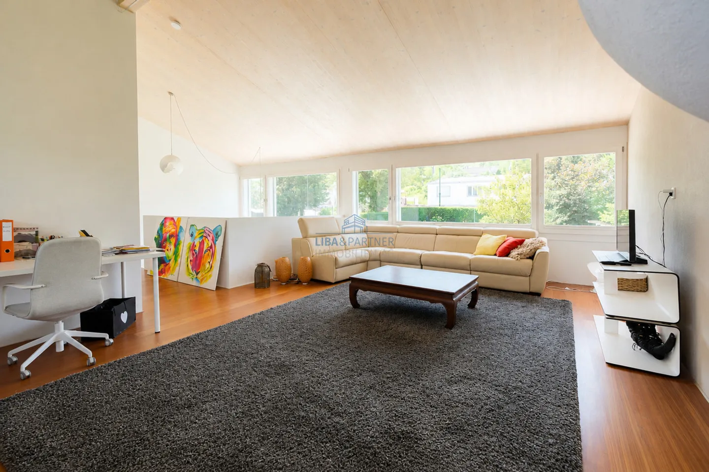 L'élégance intemporelle rencontre le confort de vie Maison individuelle moderne avec piscine et oasis de jardin - Photo 9 sur 15