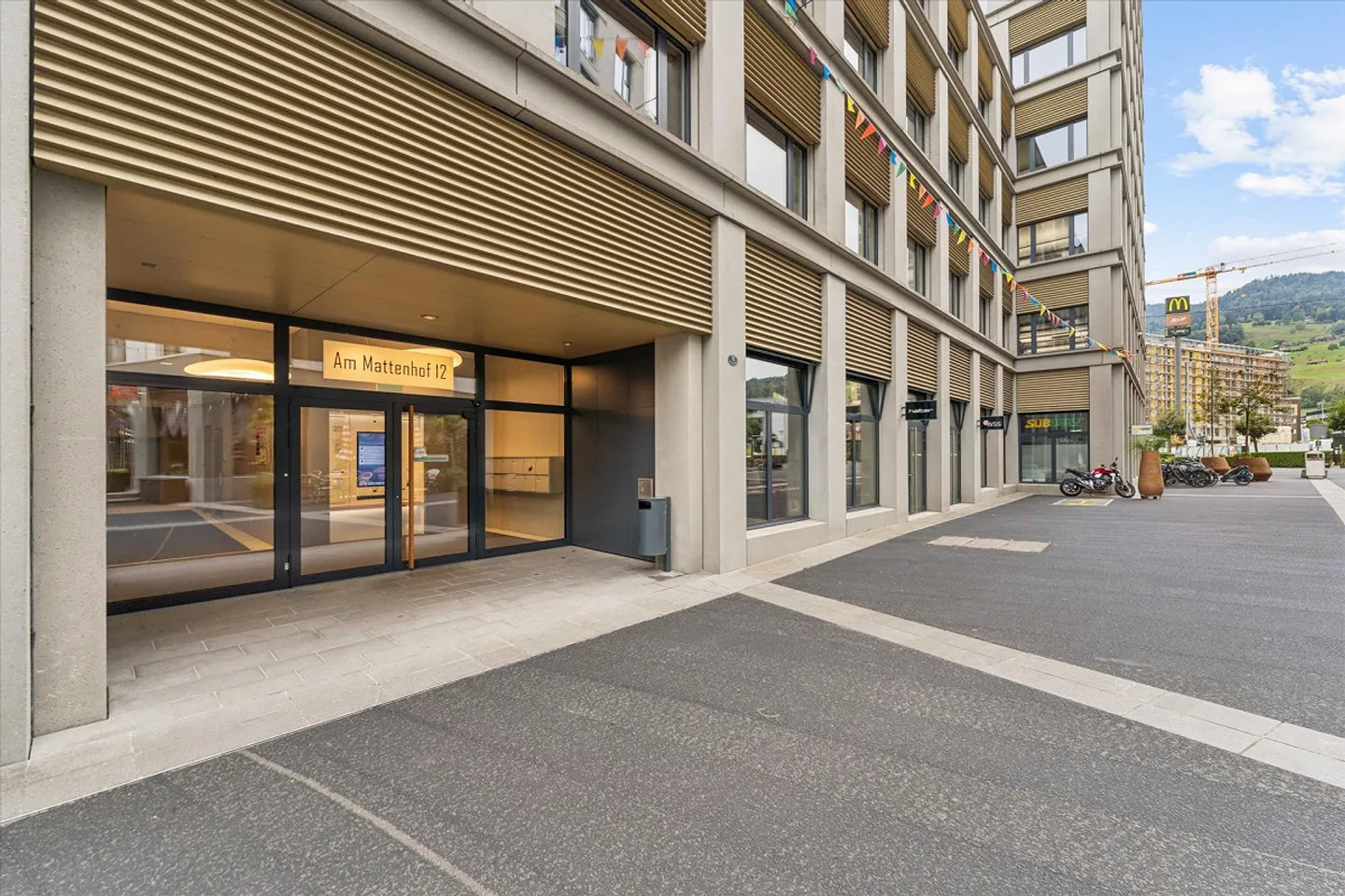 Espace de bureau flexible avec aménagement existant et excellentes connexions - Photo 2 sur 11