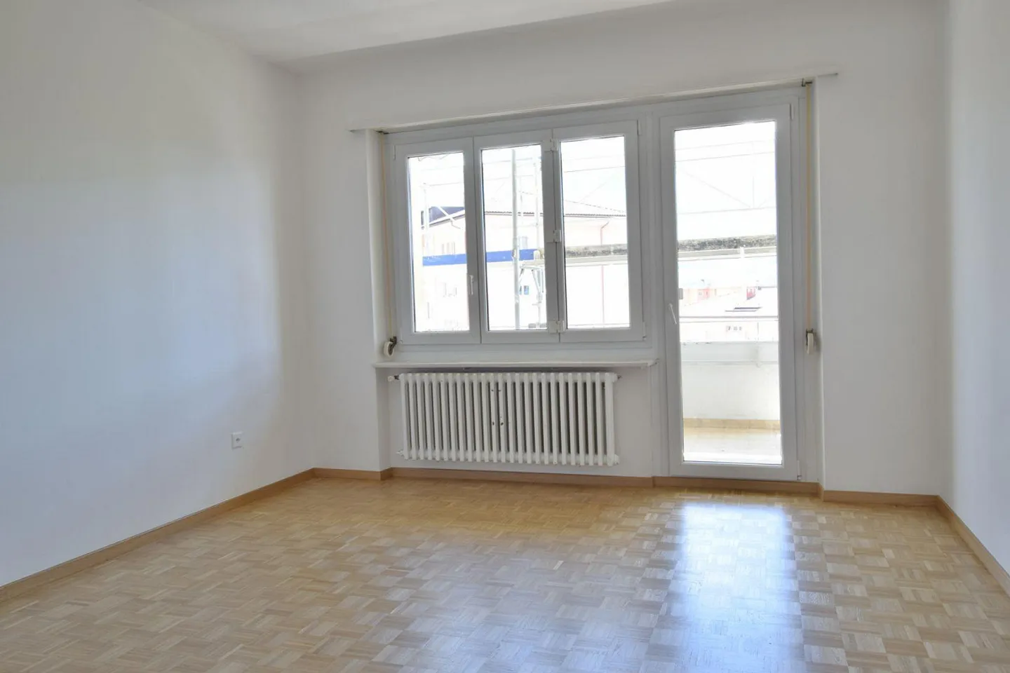 Zu vermieten teilrenovierte 3,5 Zimmer - Foto 2 von 6