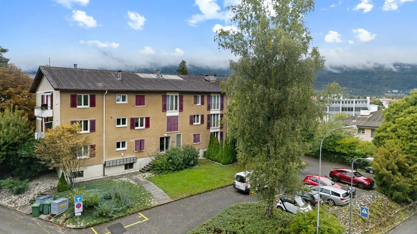 Mehrfamilienhaus mit substanziellem Entwicklungspotential - Foto 1 di 6