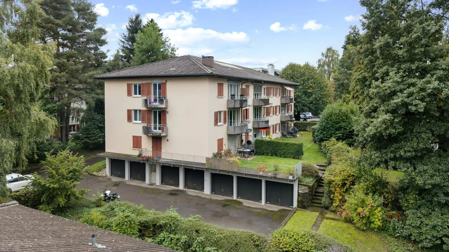 Mehrfamilienhaus mit substanziellem Entwicklungspotential - Foto 2 di 6