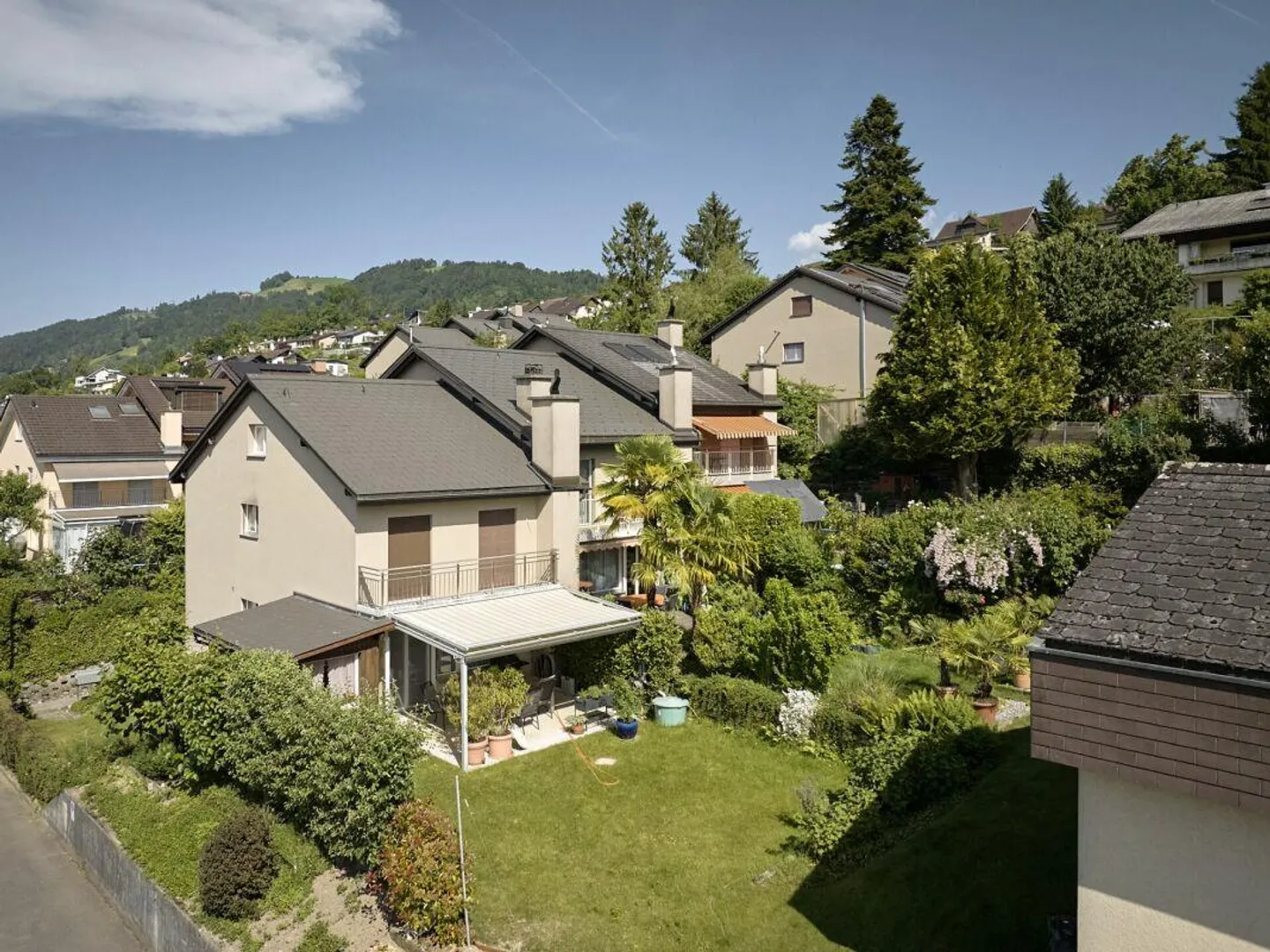 Reihenfamilienhaus mit Potenzial zur Selbstverwirklichung - Photo 1 of 16